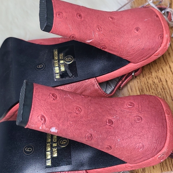 Vintage classified pink leather like heels size 6 - Picture 10 of 10